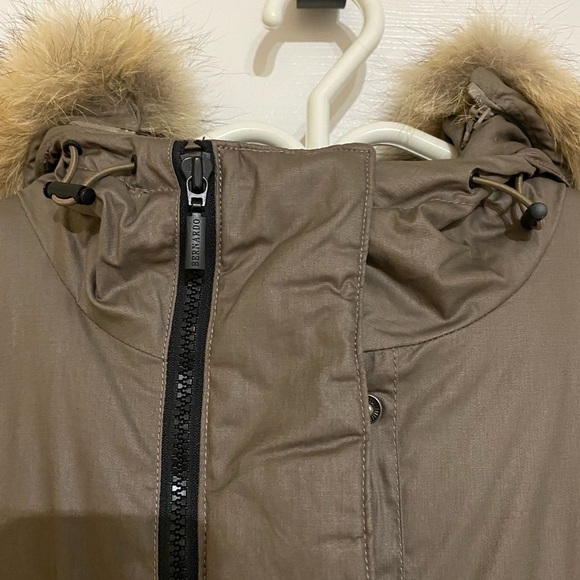 NWOT FUR Long Belted Parka With Fur Trim - Picture 10 of 12